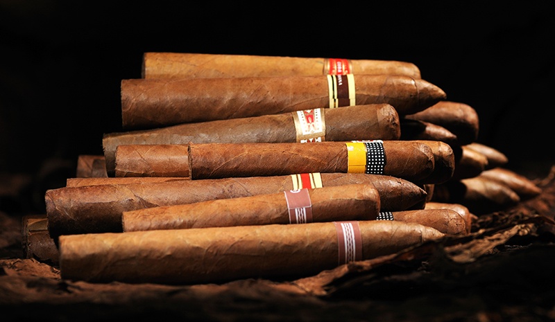 $100 Up in Smoke: 10 Tips on Buying Cigars in Cuba